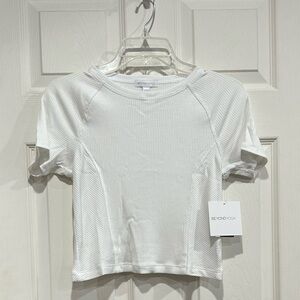 Beyond Yoga Women's Small Silhouette Cropped Tee White NWT RIbbed Fabric